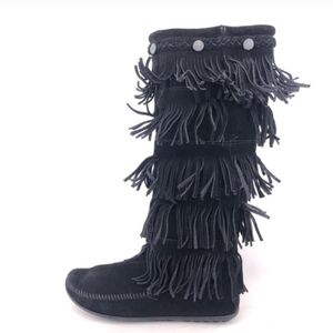 Minnetonka 1659 Suede 5-Layer Fringe Boots 8